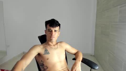 camilo887868 online show from May 13, 8:06 pm