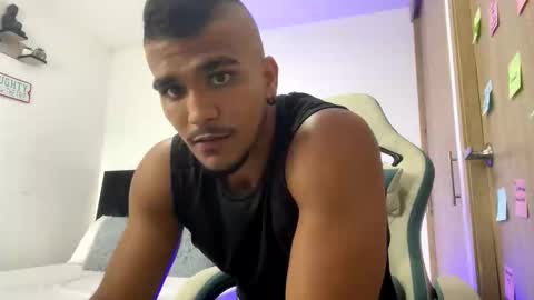 camilo_contre21 online show from January 14, 8:34 pm