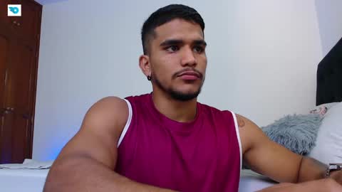 camilo_contre21 online show from May 15, 7:22 pm