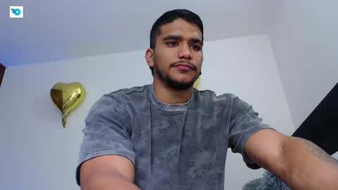 camilo_contre21 online show from May 19, 5:41 pm