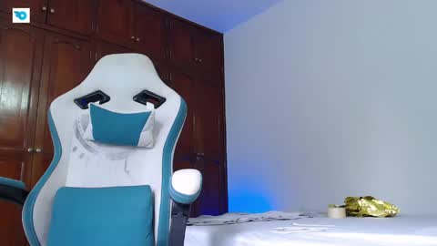 camilo_contre21 online show from May 16, 1:53 pm