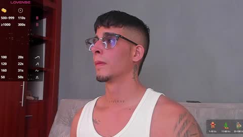 Snapshot of camilo_ospina_ chatting on December 25, 9:54 pm INDEPENDENT MODEL online show from December 25, 9:54 pm