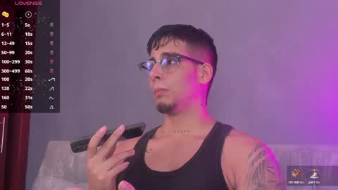 Snapshot of camilo_ospina_ chatting on January 9, 6:38 am INDEPENDENT MODEL online show from January 9, 6:38 am