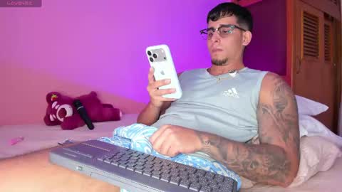   INDEPENDENT MODEL online show from June 25, 2:03 am