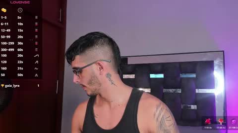 Snapshot of camilo_ospina_ chatting on February 26, 2:59 am INDEPENDENT MODEL online show from February 26, 2:59 am