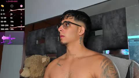   INDEPENDENT MODEL online show from October 4, 8:30 am