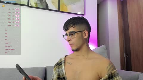 Snapshot of camilo_ospina_ chatting on January 23, 2:12 am INDEPENDENT MODEL online show from January 23, 2:12 am