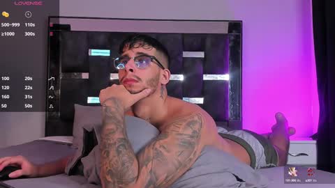 Snapshot of camilo_ospina_ chatting on February 27, 3:58 am INDEPENDENT MODEL online show from February 27, 3:58 am