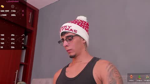 Snapshot of camilo_ospina_ chatting on December 24, 11:11 pm INDEPENDENT MODEL online show from December 24, 11:11 pm
