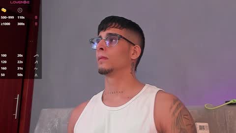 Snapshot of camilo_ospina_ chatting on January 4, 4:01 am INDEPENDENT MODEL online show from January 4, 4:01 am