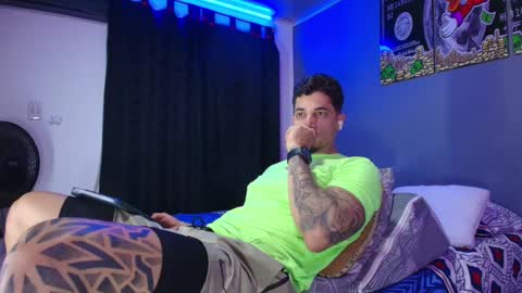 Snapshot of camiloalvarezzz3 chatting on October 7, 7:29 pm CAMILO online show from October 7, 7:29 pm