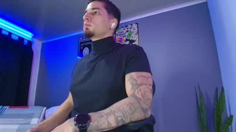 Snapshot of camiloalvarezzz3 chatting on October 10, 10:12 pm CAMILO online show from October 10, 10:12 pm