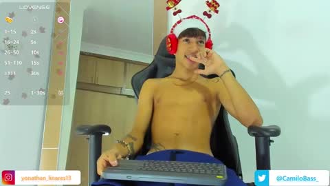 Snapshot of camilobass_ chatting on December 25, 12:16 am Camilo Bass online show from December 25, 12:16 am