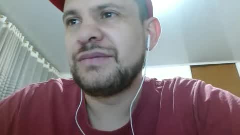 Snapshot of camiloking17 chatting on December 5, 12:41 am camilo online show from December 5, 12:41 am