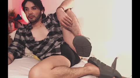 Snapshot of camilosaennz chatting on January 15, 6:12 am camilo online show from January 15, 6:12 am