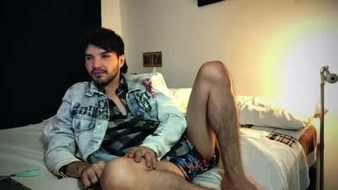 Snapshot of camilosaennz chatting on February 15, 1:11 am camilo online show from February 15, 1:11 am