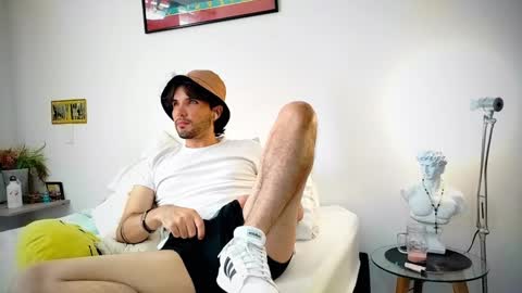 Snapshot of camilosaennz chatting on January 20, 8:29 pm camilo online show from January 20, 8:29 pm