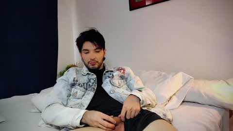 Snapshot of camilosaennz chatting on February 4, 8:06 pm camilo online show from February 4, 8:06 pm