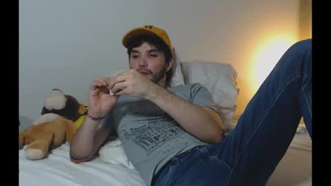 Snapshot of camilosaennz chatting on December 7, 11:34 pm camilo online show from December 7, 11:34 pm