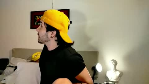 Snapshot of camilosaennz chatting on October 13, 3:23 am camilo online show from October 13, 3:23 am