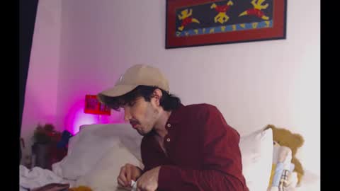 Snapshot of camilosaennz chatting on January 5, 1:13 am camilo online show from January 5, 1:13 am