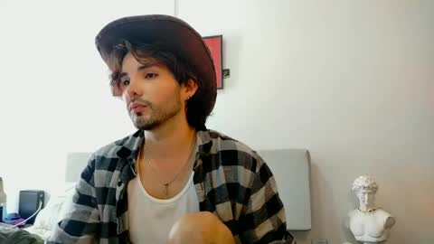 Snapshot of camilosaennz chatting on October 25, 7:37 pm camilo online show from October 25, 7:37 pm