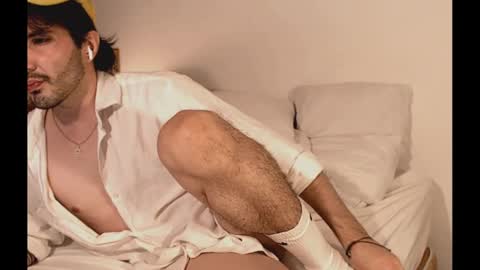 Snapshot of camilosaennz chatting on December 12, 9:19 am camilo online show from December 12, 9:19 am
