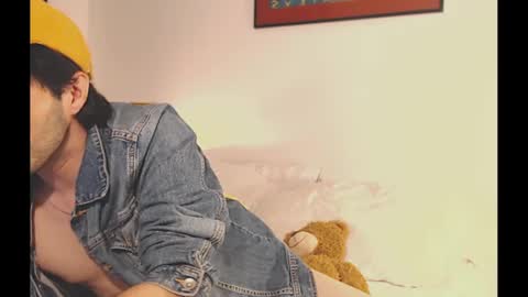 Snapshot of camilosaennz chatting on December 15, 7:46 am camilo online show from December 15, 7:46 am