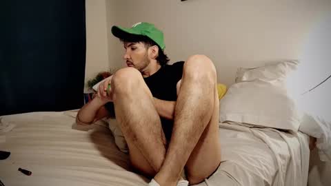 Snapshot of camilosaennz chatting on February 4, 7:51 am camilo online show from February 4, 7:51 am