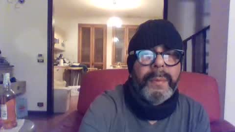 Snapshot of camomilla72 chatting on February 20, 1:25 am Cristian online show from February 20, 1:25 am