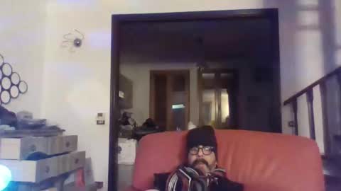 Snapshot of camomilla72 chatting on October 4, 8:30 am Cristian online show from October 4, 8:30 am