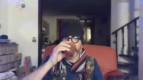 Snapshot of camomilla72 chatting on September 29, 9:52 am Cristian online show from September 29, 9:52 am