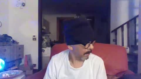 Snapshot of camomilla72 chatting on September 15, 9:54 am Cristian online show from September 15, 9:54 am