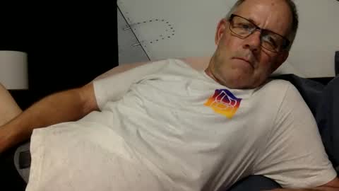 Snapshot of camperjay chatting on October 11, 1:53 am james online show from October 11, 1:53 am