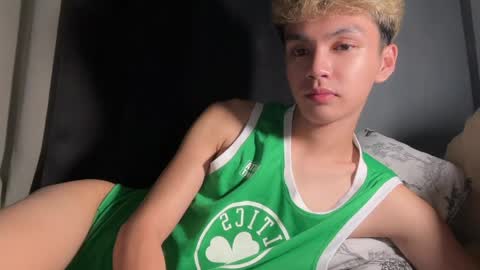 Ethan online show from April 18, 7:58 pm