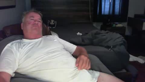 canamanxxx online show from March 31, 3:25 pm