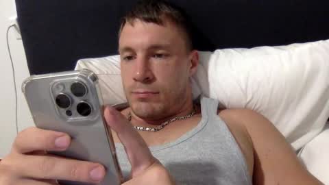 Snapshot of capt_oliver chatting on January 14, 5:23 pm follow my twitter online show from January 14, 5:23 pm