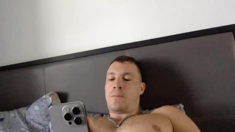 Snapshot of capt_oliver chatting on March 12, 5:24 am follow my twitter online show from March 12, 5:24 am