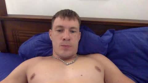 Snapshot of capt_oliver chatting on December 2, 6:52 pm follow my twitter online show from December 2, 6:52 pm