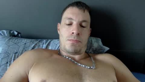 Snapshot of capt_oliver chatting on February 26, 4:47 am follow my twitter online show from February 26, 4:47 am
