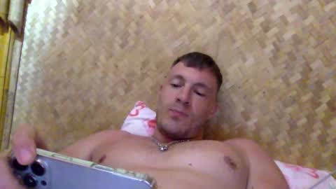 Snapshot of capt_oliver chatting on January 25, 6:46 pm follow my twitter online show from January 25, 6:46 pm