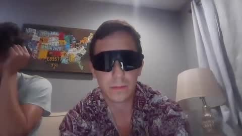 Snapshot of captain_chris8 chatting on October 7, 1:32 am captain_chris8 online show from October 7, 1:32 am