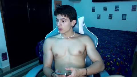 carapalida9008 online show from December 3, 4:39 pm