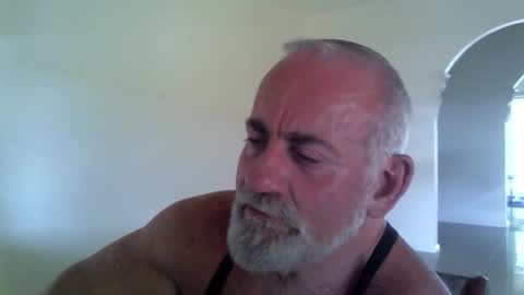 C A Rey online show from January 4, 5:37 am