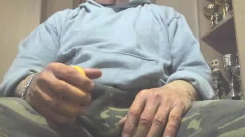 Laz online show from April 26, 7:32 pm