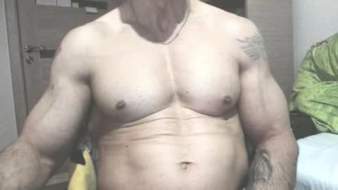 Snapshot of carin_the_body chatting on October 13, 3:34 am Laz online show from October 13, 3:34 am