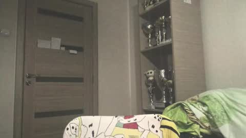 Snapshot of carin_the_body chatting on October 12, 3:22 am Laz online show from October 12, 3:22 am