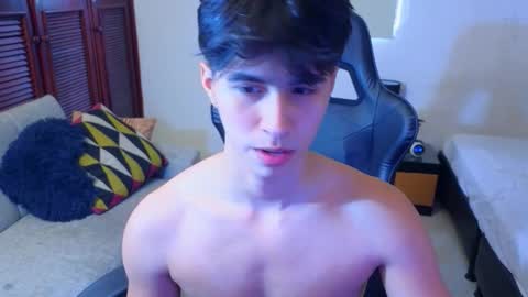 Snapshot of carl_dixon chatting on October 2, 7:18 pm carl_dixon online show from October 2, 7:18 pm