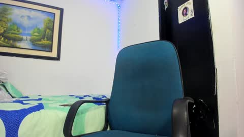 Snapshot of carlitosex09 chatting on December 8, 5:29 am master online show from December 8, 5:29 am