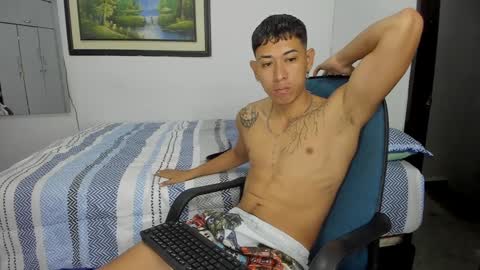 Snapshot of carlitosex09 chatting on December 27, 2:23 pm master online show from December 27, 2:23 pm